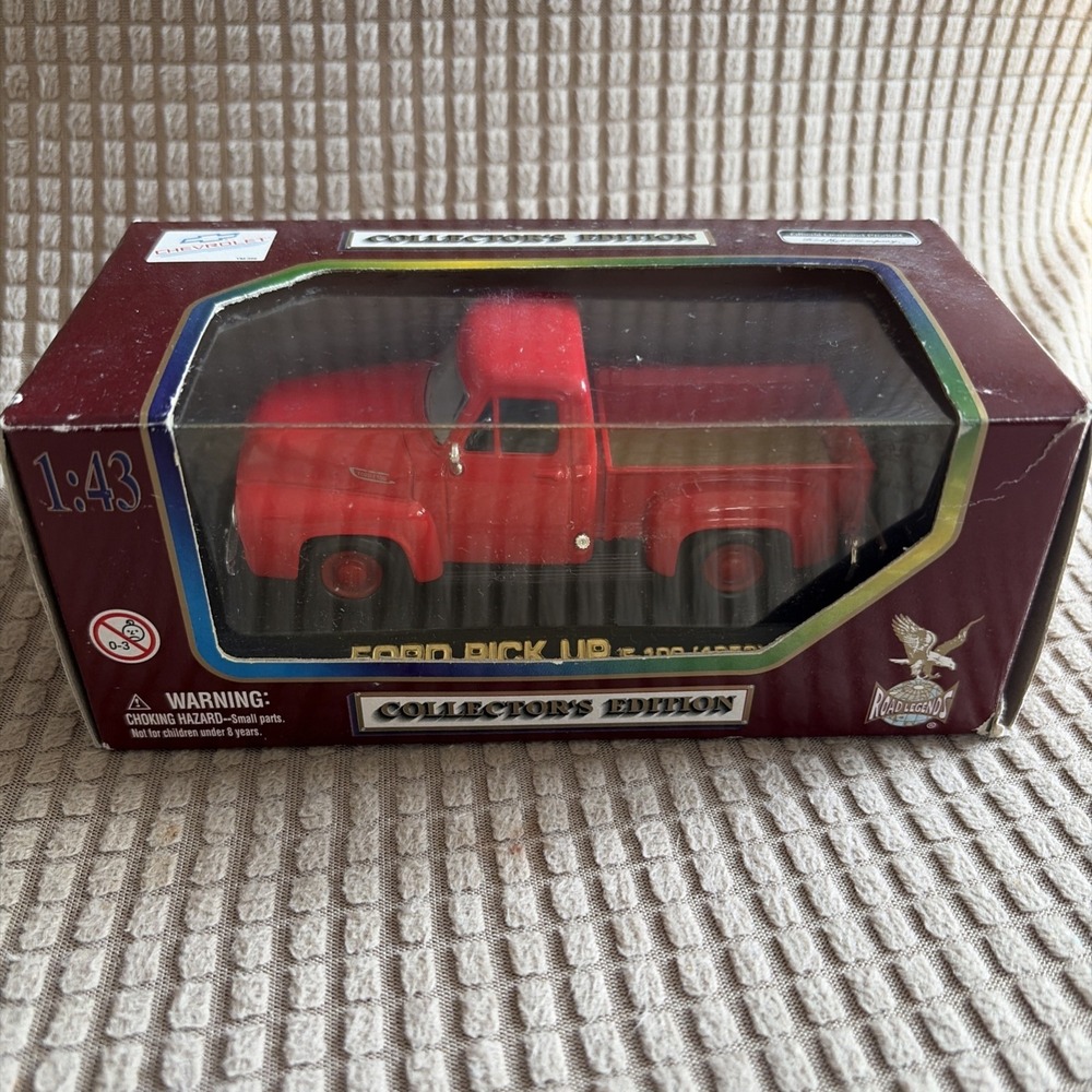 Road‎ Legends Collector's Edition 94243 1:43 Red 1953 Ford F100 Pickup Truck